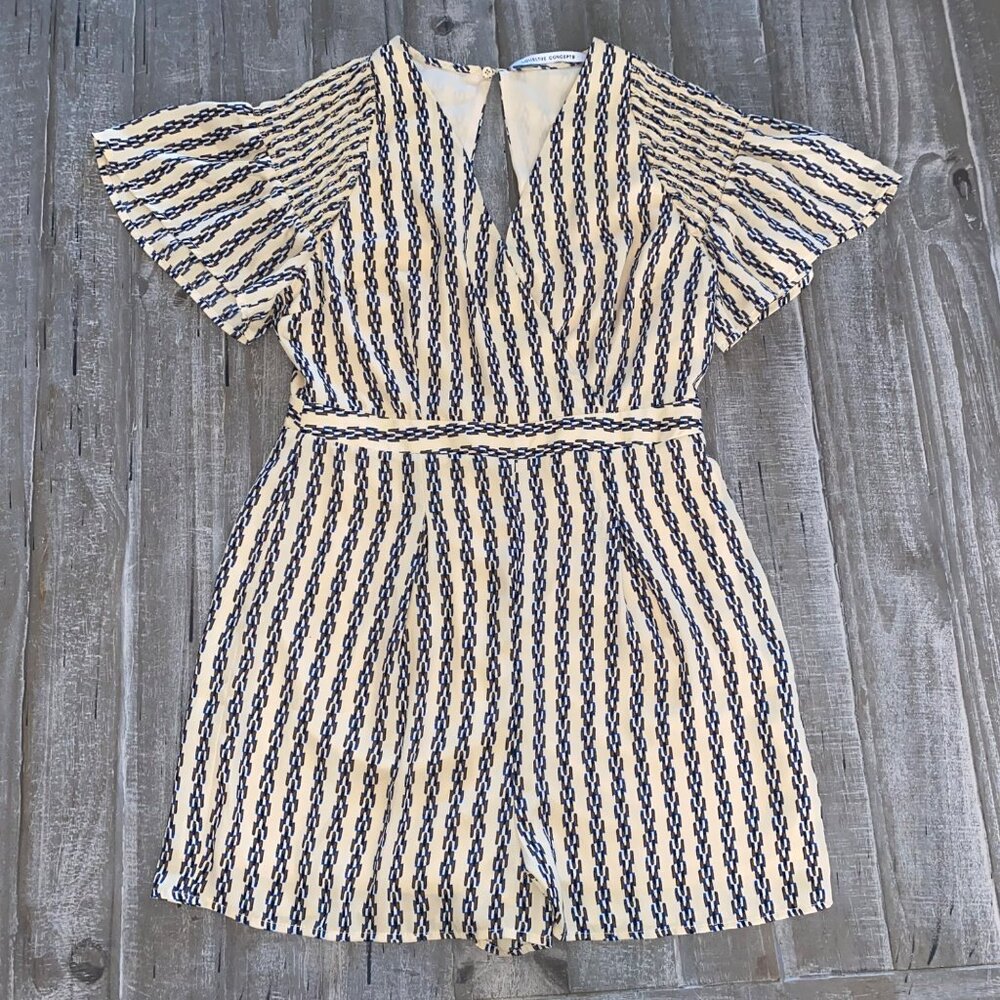Collective‎ Concepts Romper Womens Medium Beige Blue V-Neck Short Sleeve Pleated